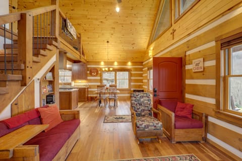 Hike, Ski and More Blue Ridge Mountain Escape House in Watauga