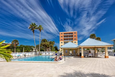 Swimming pool, sunbed