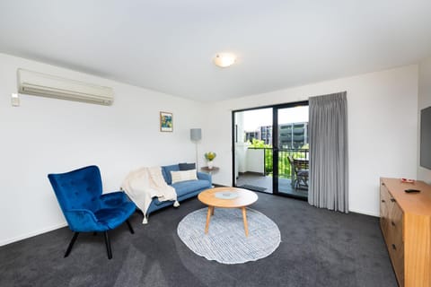 Century 44 Apartment in Canberra