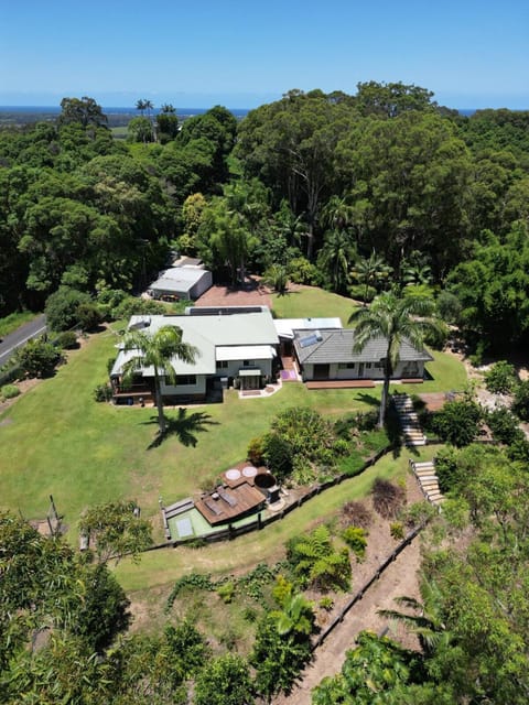 Forest Hill Retreat -Private 10 acre Upscale Property House in Tweed Heads