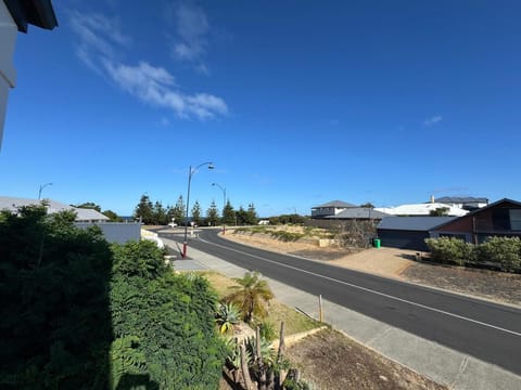 Property building, Day, Neighbourhood, Natural landscape, Street view