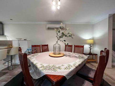 Kiama Ocean View Cottage lifestyle Apartment in Kiama