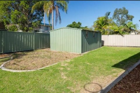 Close to beach and Mangrove walk Casa in Batemans Bay