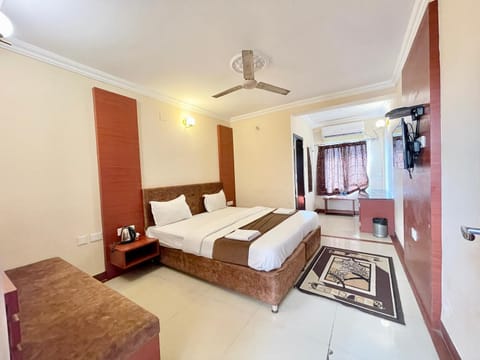 HOTEL SUBHAM BEACH INN PURI ! Sea-Facing- Multicuisine-Restaurant Lift-Parking-Nearby Tourist Attractions - Best Rated in Puri Hotel in Puri