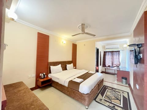 HOTEL SUBHAM BEACH INN PURI ! Sea-Facing- Multicuisine-Restaurant Lift-Parking-Nearby Tourist Attractions - Best Rated in Puri Hotel in Puri