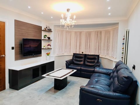 TV and multimedia, Living room, Seating area