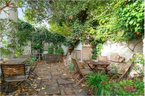 Tranquil 2Bed With Communal Garden near Train Station House in London Borough of Southwark