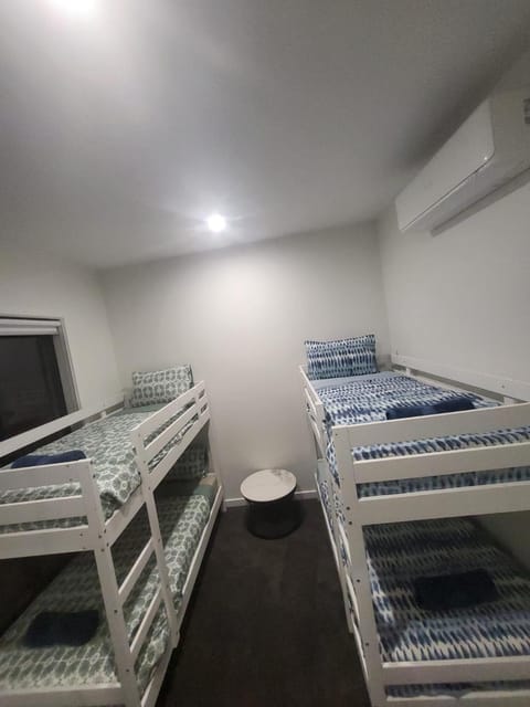 Bedroom, bunk bed