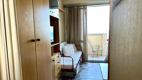 SE054 - Senigallia, monolocale fronte mare alle'Piramidi' Apartment in Senigallia