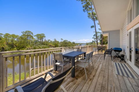 Cove bay front with dock Casa in Cedar Key