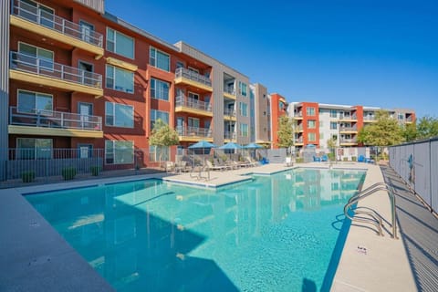 Trendy,2BD,Gym,Pool,Parking,WD,Sleeps,8, Apartment in Tempe