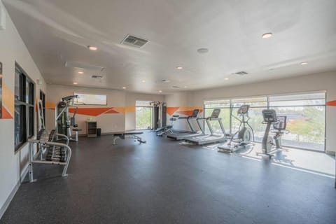 Sleek2BDPool,Gym,Parking,WD,Sleeps8 Apartment in Tempe