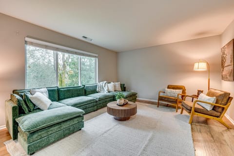 Game Room and Deck Family-Friendly Tumwater Gem Casa in Tumwater