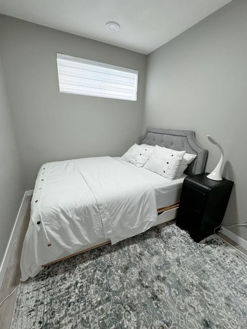 2 Bedroom Basement Suite Apartment in Edmonton