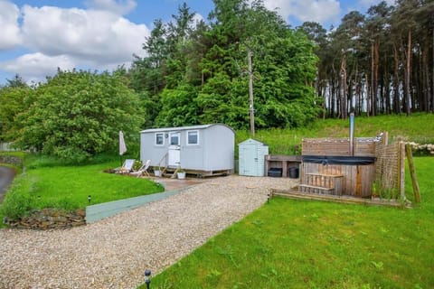 The Little Yorkshire Shepherd's Hut Apartment in Pendle District