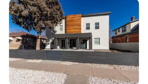 Two story apartment for groups available Appartement in Pueblo