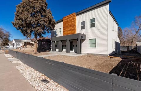 Two story apartment for groups available Appartement in Pueblo