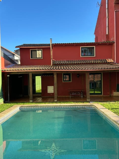 Property building, Day, Pool view, Swimming pool