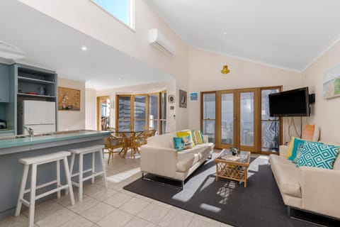 Central Grove - Sleeps 6 - Presidents Ave Maison in Ocean Grove