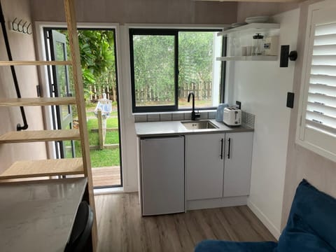 Cabin Self-Contained at Bayfair Mount Maunganui Bed and Breakfast in Tauranga