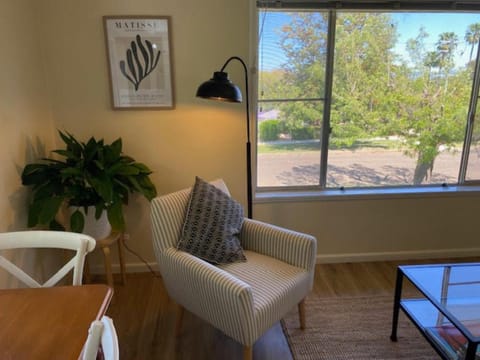 Sunlit Serenity in East Tamworth Apartment in Tamworth