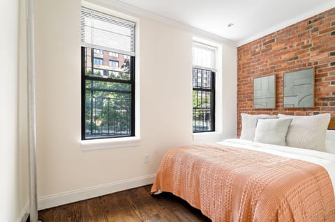 Super Charming 3BR 1BA Upper East Side Retreat Near Central Park Apartment in Upper East Side