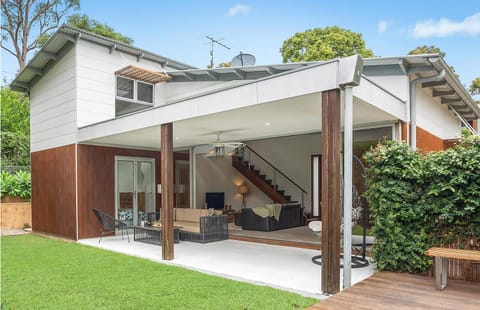 Patio, Day, Garden, Seating area, furniture