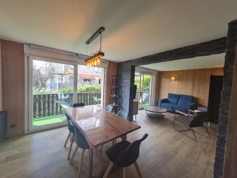 Gîte spacieux à Gérardmer avec vue sur lac, 3 chambres, Wi-Fi et parking - FR-1-589-761 Apartment in Gérardmer