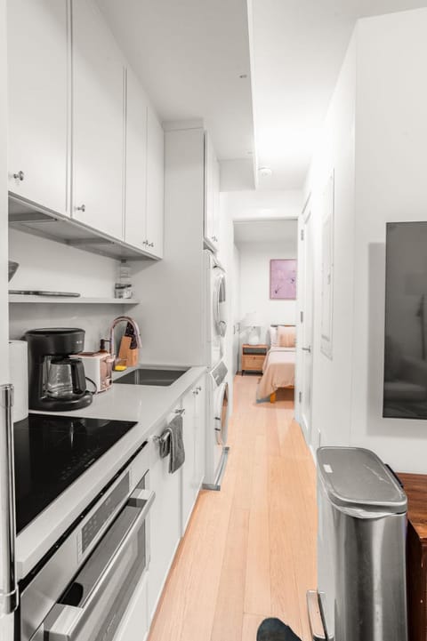 Comfortable 2BR 1BA Apartment in Greenwich Village Steps from Washington Square Park Apartment in SoHo