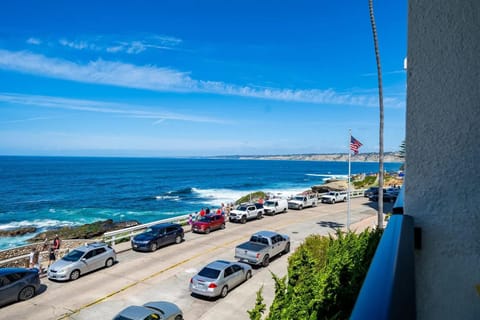 Waterfront Condo Unmatched Views and Prime Location House in La Jolla