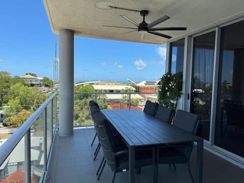 Stunning Sub Penthouse Apartamento in Gladstone