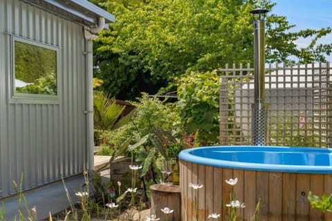 Hot Tub, Garden view