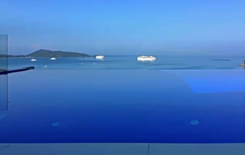 Pool view, Sea view, Swimming pool