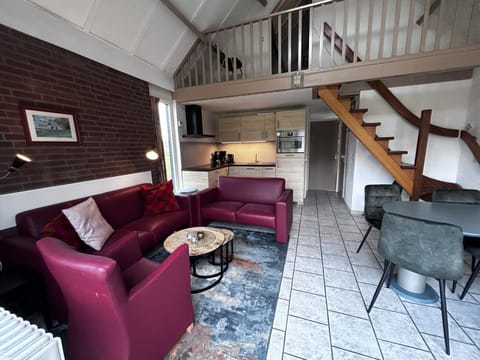 Communal lounge/ TV room, Living room