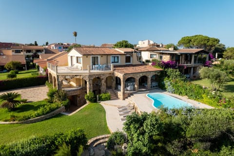 Property building, Garden, Garden view, Pool view, Swimming pool