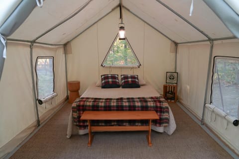 Heavens Landing at Moon Valley Campground Campground/ 
RV Resort in Vernon Township