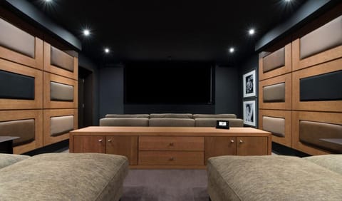 Communal lounge/ TV room, TV and multimedia, Seating area, Evening entertainment