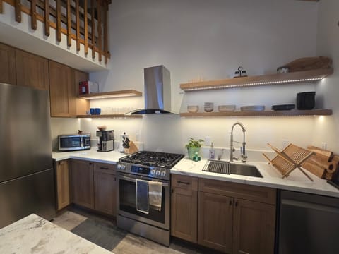 Modern Lagunita Cabin Near the Lake Cabin in Big Bear