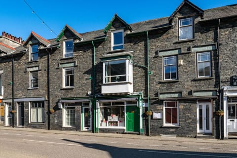 Property building, Street view