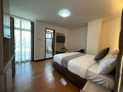 TV and multimedia, Balcony/Terrace, Bedroom, wardrobe