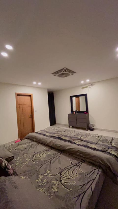 Cozy 2 Bed Apartment Apartment in Islamabad