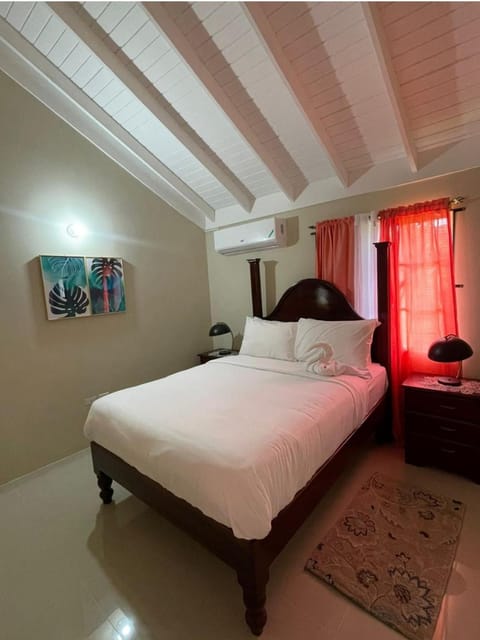 Warm&Cozy Paradise in ocho rios private community Villa in Ocho Rios