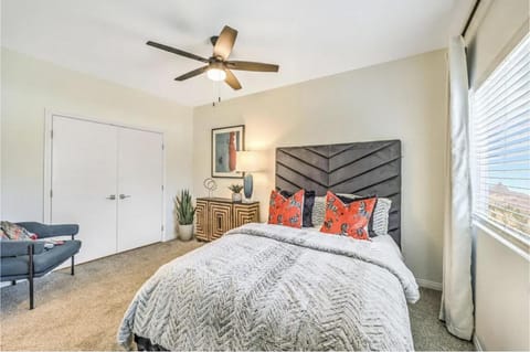 Landing at Summit on Boulder - 1 Bedroom in Valley View Apartment in Henderson