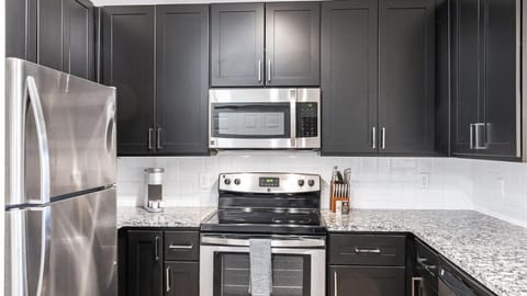 Landing at Bridge at Southpark Landing - 1 Bedroom in South Austin Apartment in Austin