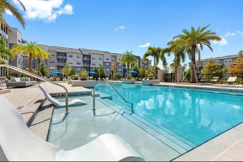 Landing at The Henry Luxury Apartments - 1 Bedroom in Sanford Appartement in Sanford