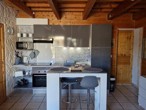 Dining area, kitchen