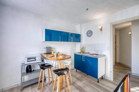 Kitchen or kitchenette, Dining area, dishwasher, minibar, oven, pet friendly, stove, toaster