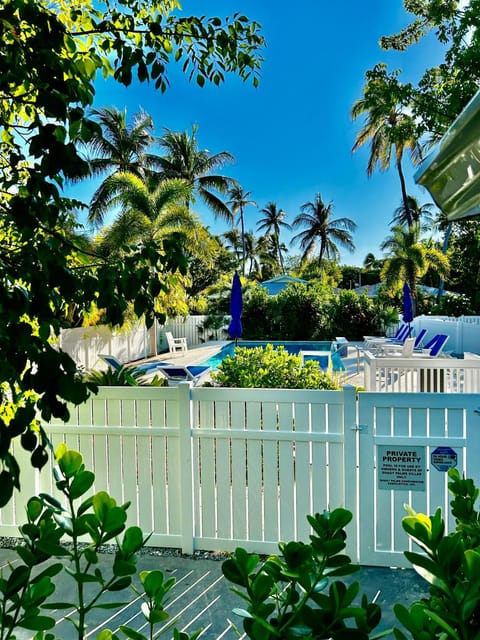 Castaway Island Vacation Bungalow Villa in Lower Matecumbe Key