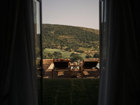 Day, Natural landscape, View (from property/room), Balcony/Terrace, Mountain view, Pool view, Swimming pool