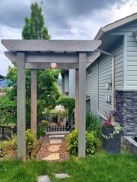 Property building, Spring, Garden, Garden view